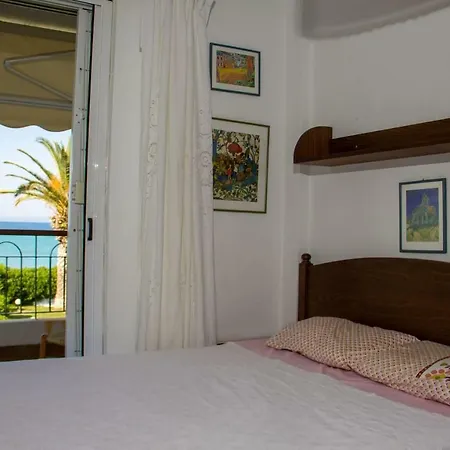 Apartment Seaside Escape Hanioti